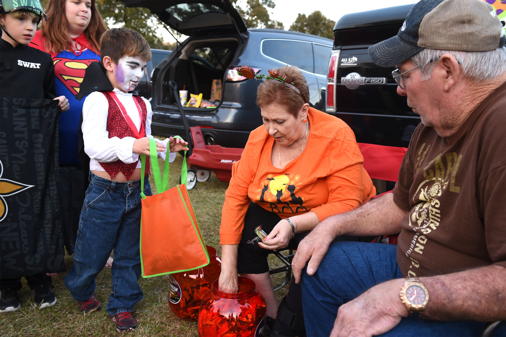 BR.trunkortreat.110117 033.jpg